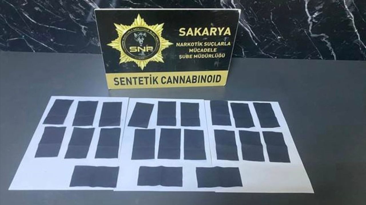 Sakarya'da Uyuşturucu Operasyonu: 4 Bin 200 İçimlik Sentetik Madde Ele Geçirildi