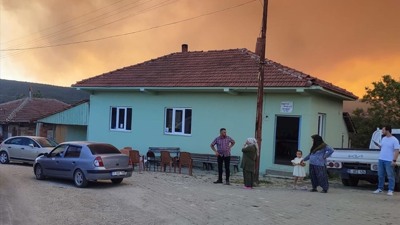 Sakarya'daki Orman Yangını Bilecik'e Sıçradı