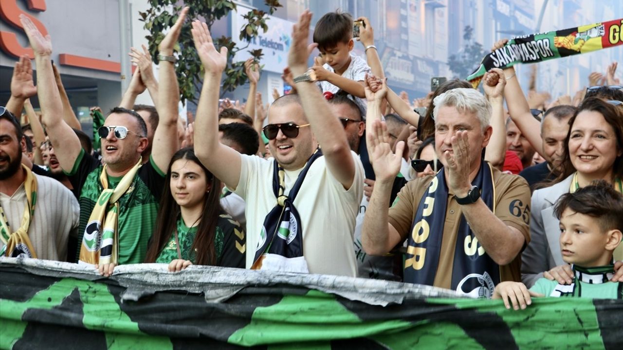 Sakaryaspor'un 60. Kuruluş Yıldönümü Coşkuyla Kutlandı