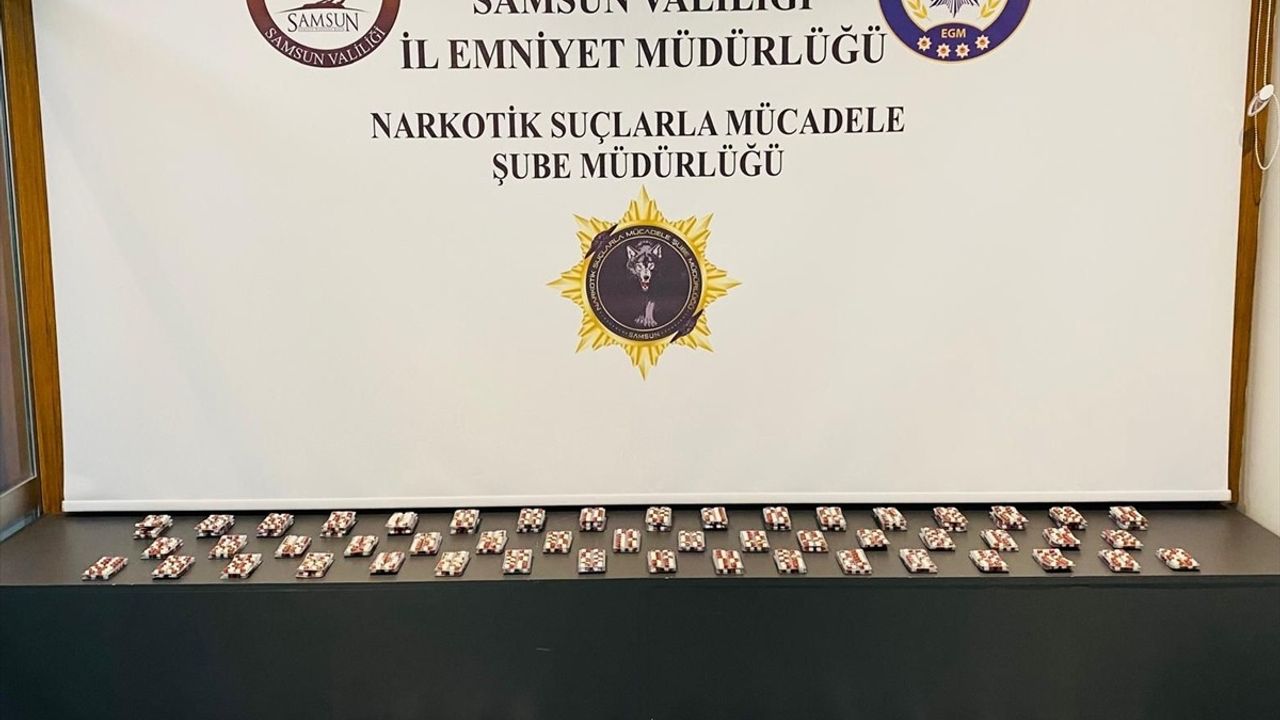 Samsun'da 3 Bin 500 Sentetik Ecza Hapı Ele Geçirildi