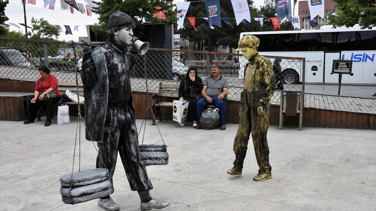Samsun'da Canlı Heykel Performans Sanatı Festivali