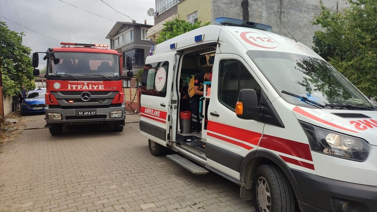 Samsun'da Evde Yangın: 5 Kişi Hastaneye Kaldırıldı