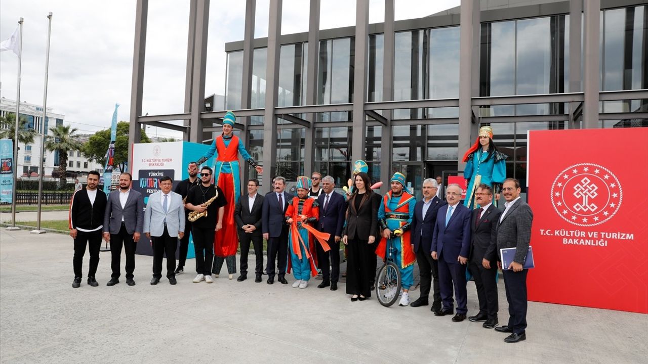 Samsun'da Türkiye Kültür Yolu Festivali Başladı