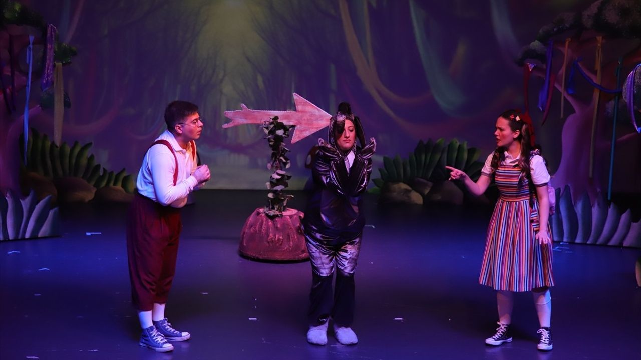 Samsun Devlet Opera ve Balesi'nden 'Okulumuz Orman' Oyunu