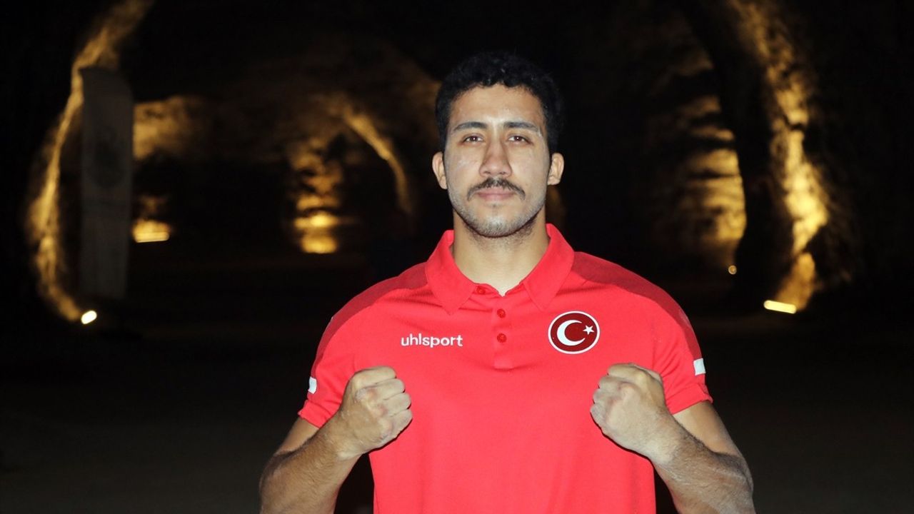 Savate Combat Milli Takımı Tuz Mağarasında Antrenman Yapıyor