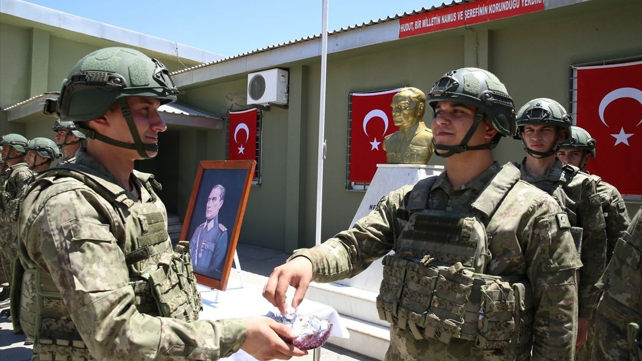 Sınırdaki Mehmetçik Bayramda Vatan Nöbetinde