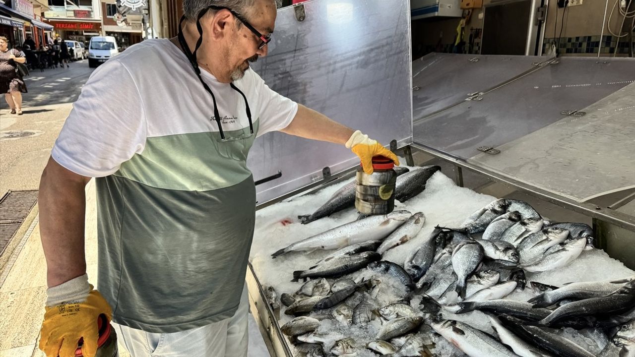 Sinop'un Lakerda Geleneği Yaz Aylarında Tezgahlarda