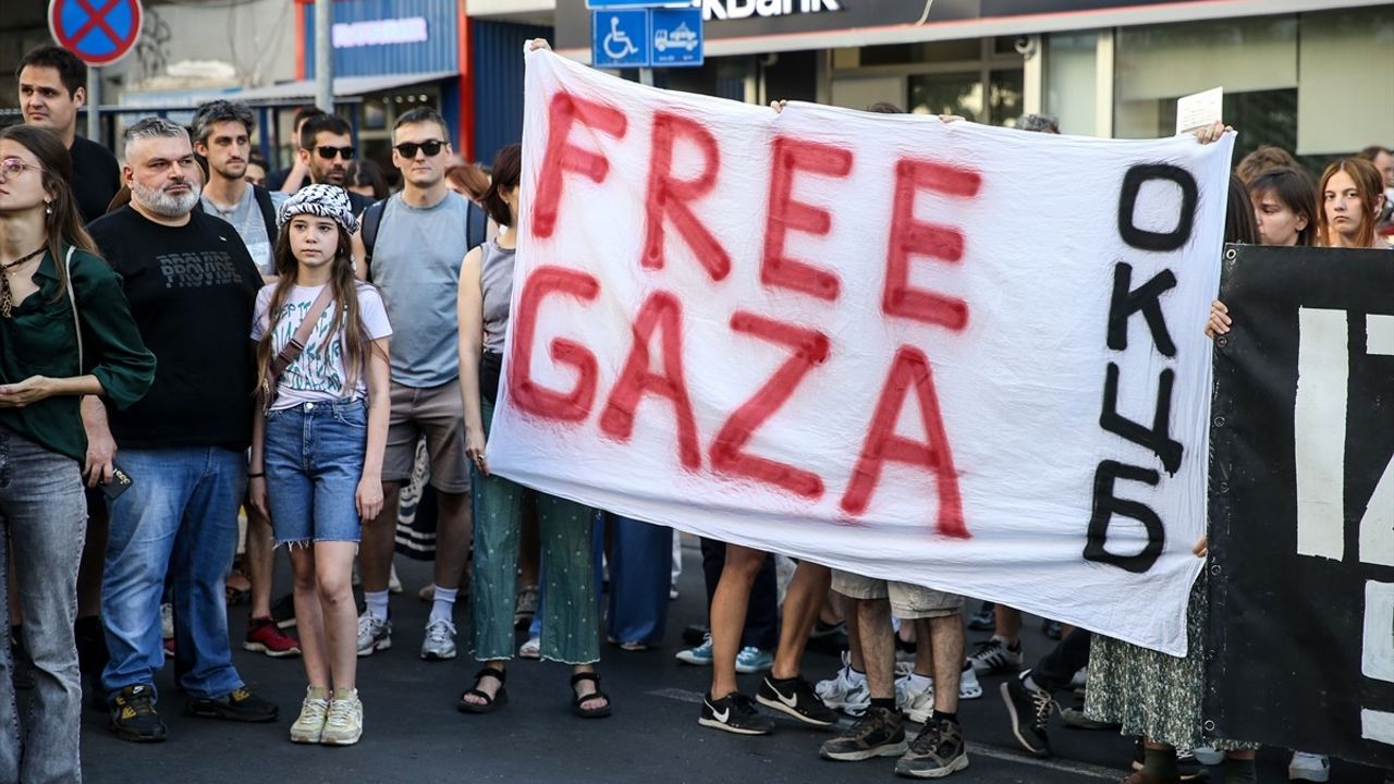 Sırbistan'da İsrail'e Silah Yardımı Protestosu