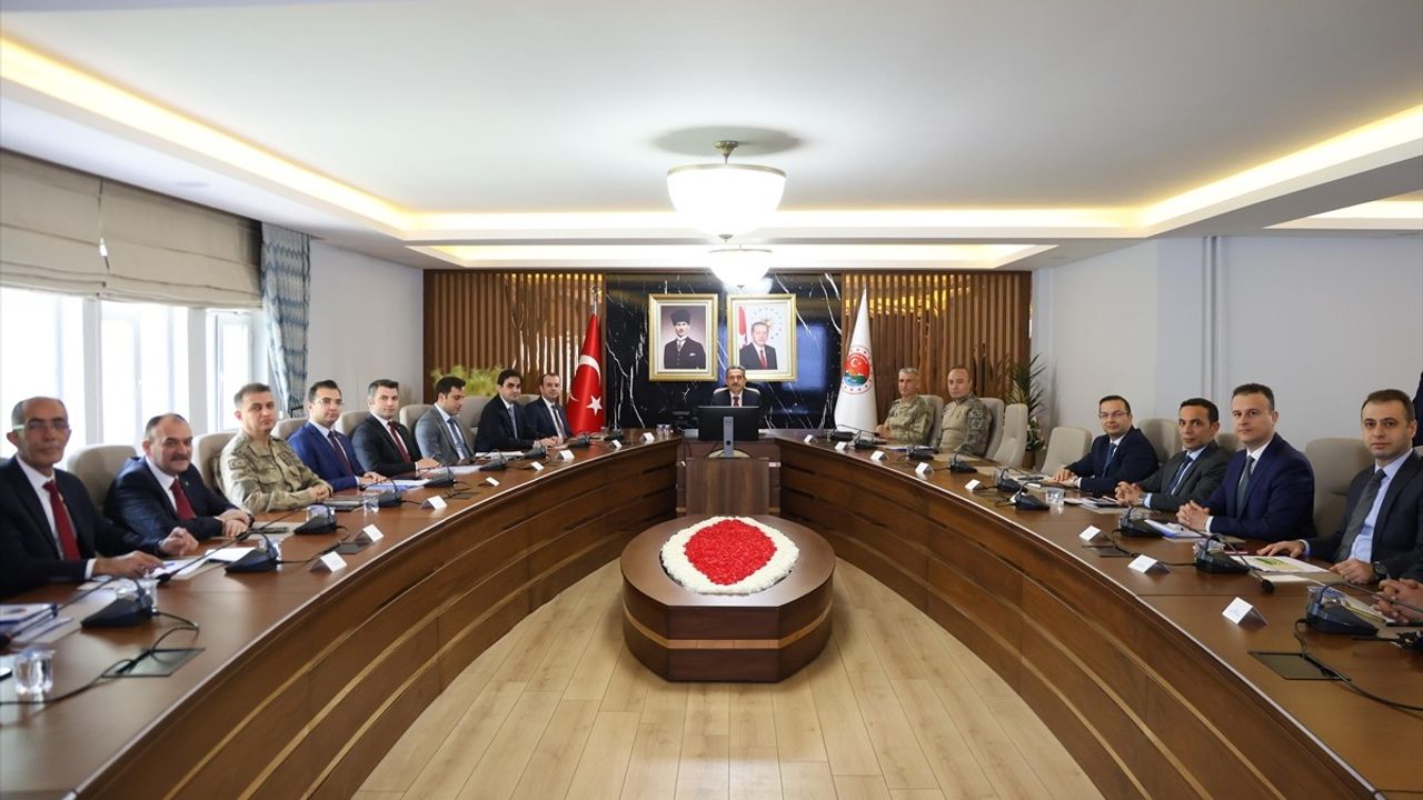 Şırnak'ta Güvenlik ve Asayiş Toplantısı Gerçekleştirildi