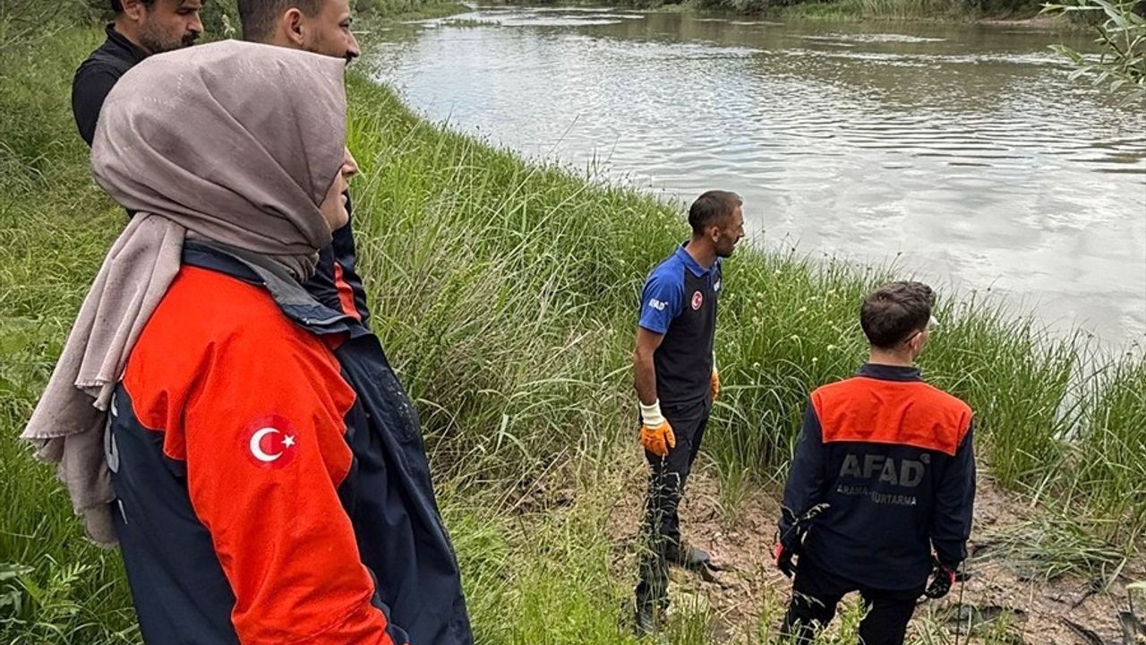 Sivas'ta Kaybolan Kadın Kızılırmak'ta Bulundu