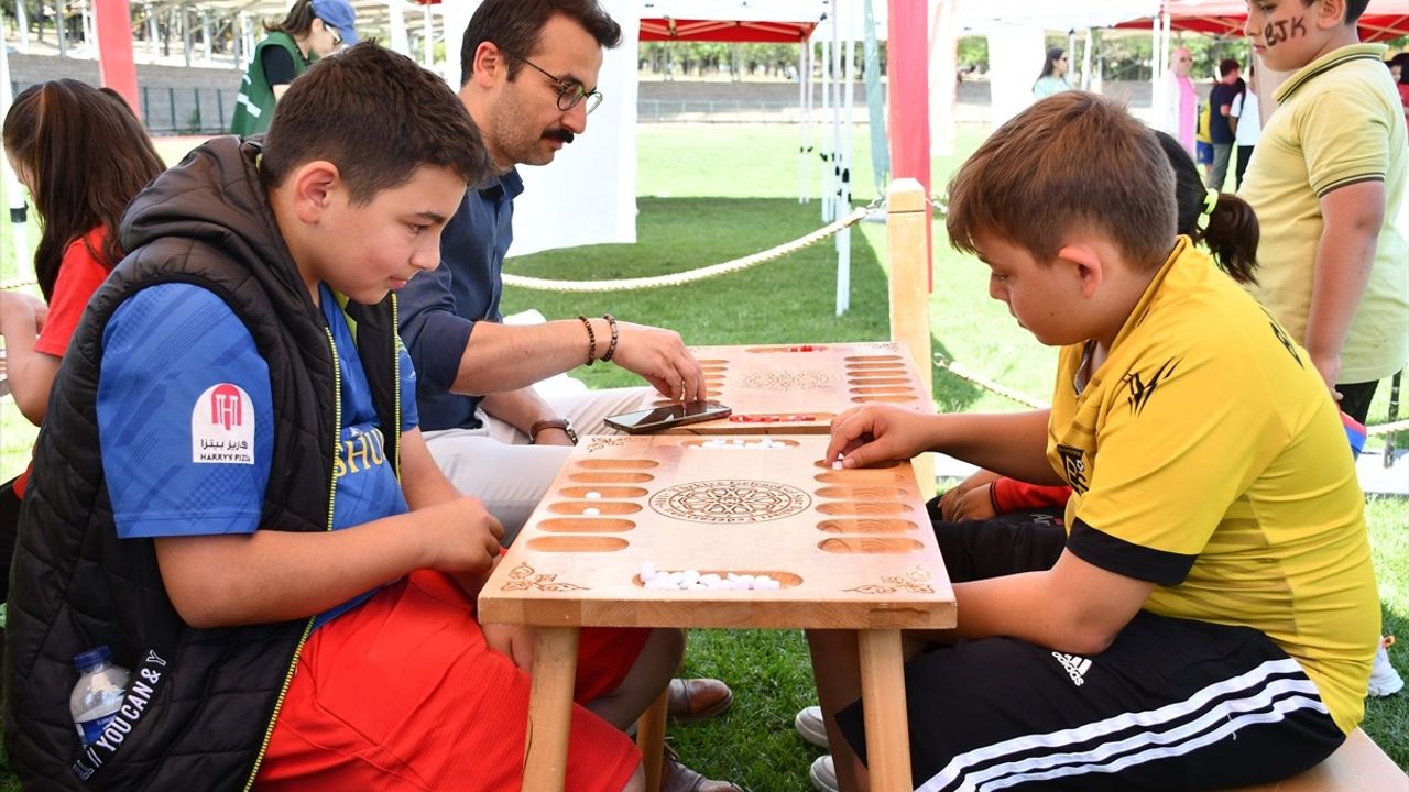 Söğüt Eğitim-Spor Festivali Coşkuyla Başladı