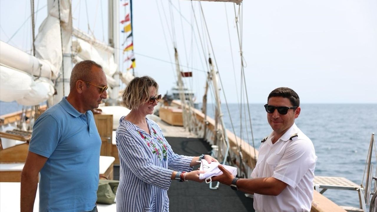STS Bodrum, BM Filosunda Bayrak Çekme Töreniyle Temsil Edildi
