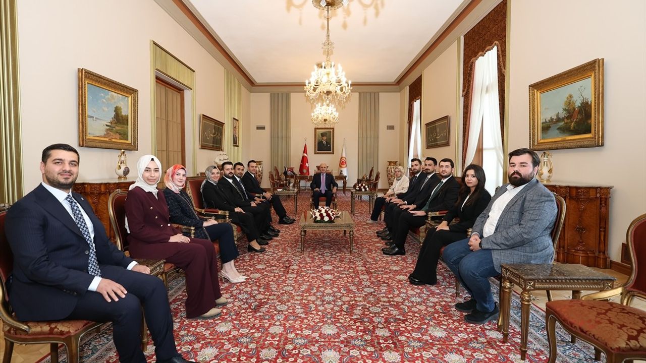 TBMM Başkanı Numan Kurtulmuş, Gençlik Kolları Başkanı Yusuf İbiş'i Ağırladı