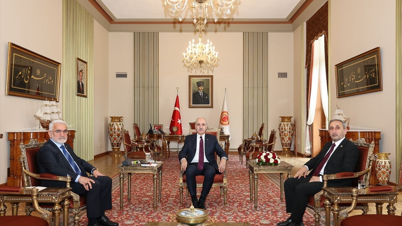 TBMM Başkanı Numan Kurtulmuş, HÜDA PAR Başkanı Zekeriya Yapıcıoğlu'nu Ağırladı