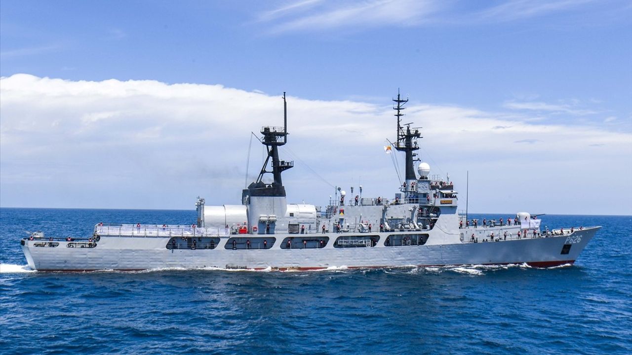 TCG Büyükada'nın Sri Lanka Liman Ziyareti