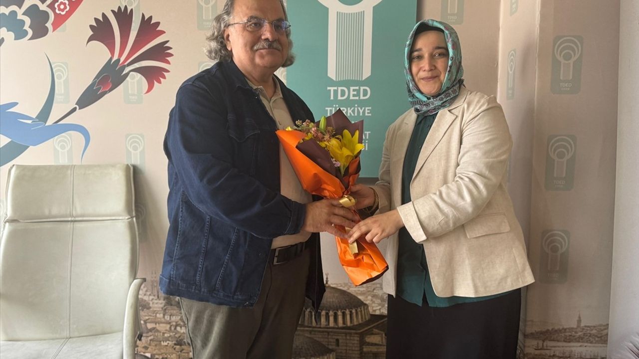 TDED Yazarlık ve Editörlük Mektebinde Mezuniyet Coşkusu