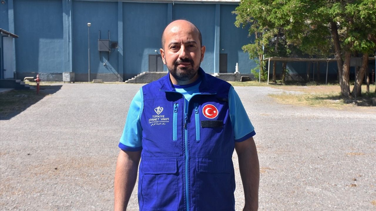 TDV Van'da Kurban Etlerini İhtiyaç Sahiplerine Ulaştırıyor