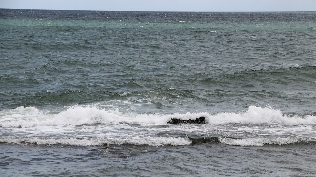 Tekirdağ'da Poyraz Nedeniyle Plajlar Kapatıldı