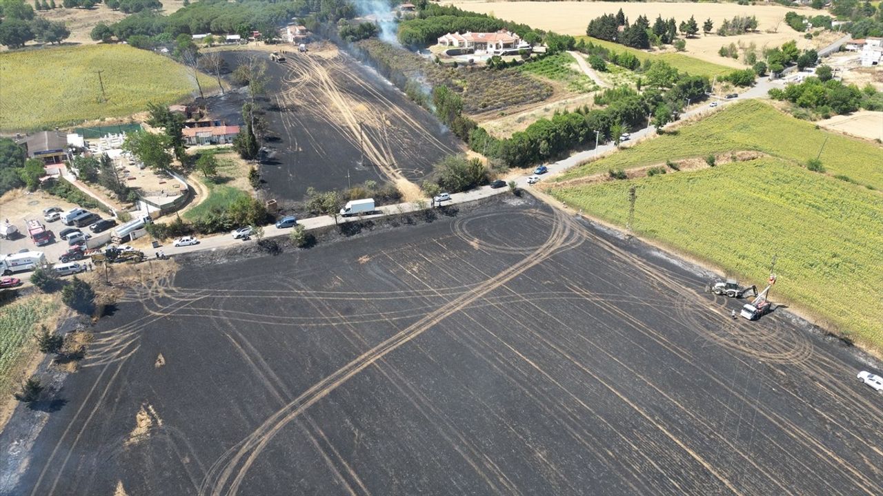 Tekirdağ'da Tarımsal Yangın: Tarladan İki Eve Sıçradı