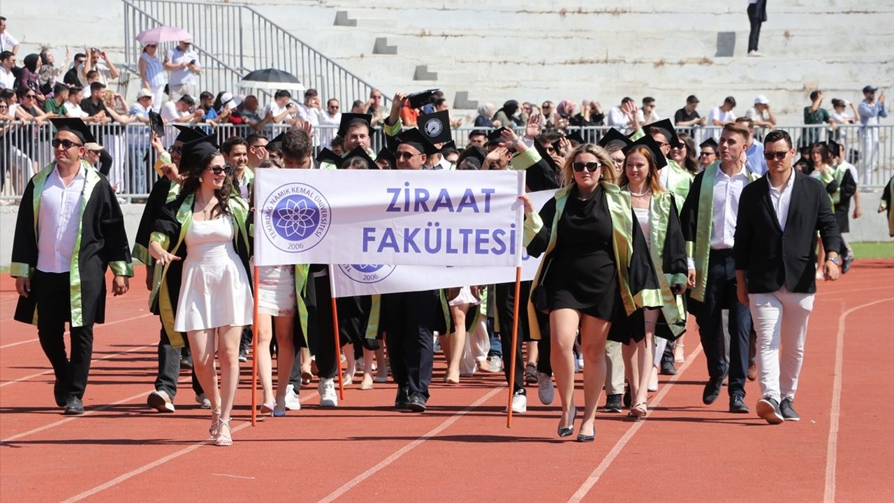 Tekirdağ Namık Kemal Üniversitesi'nde Mezuniyet Töreni Gerçekleşti