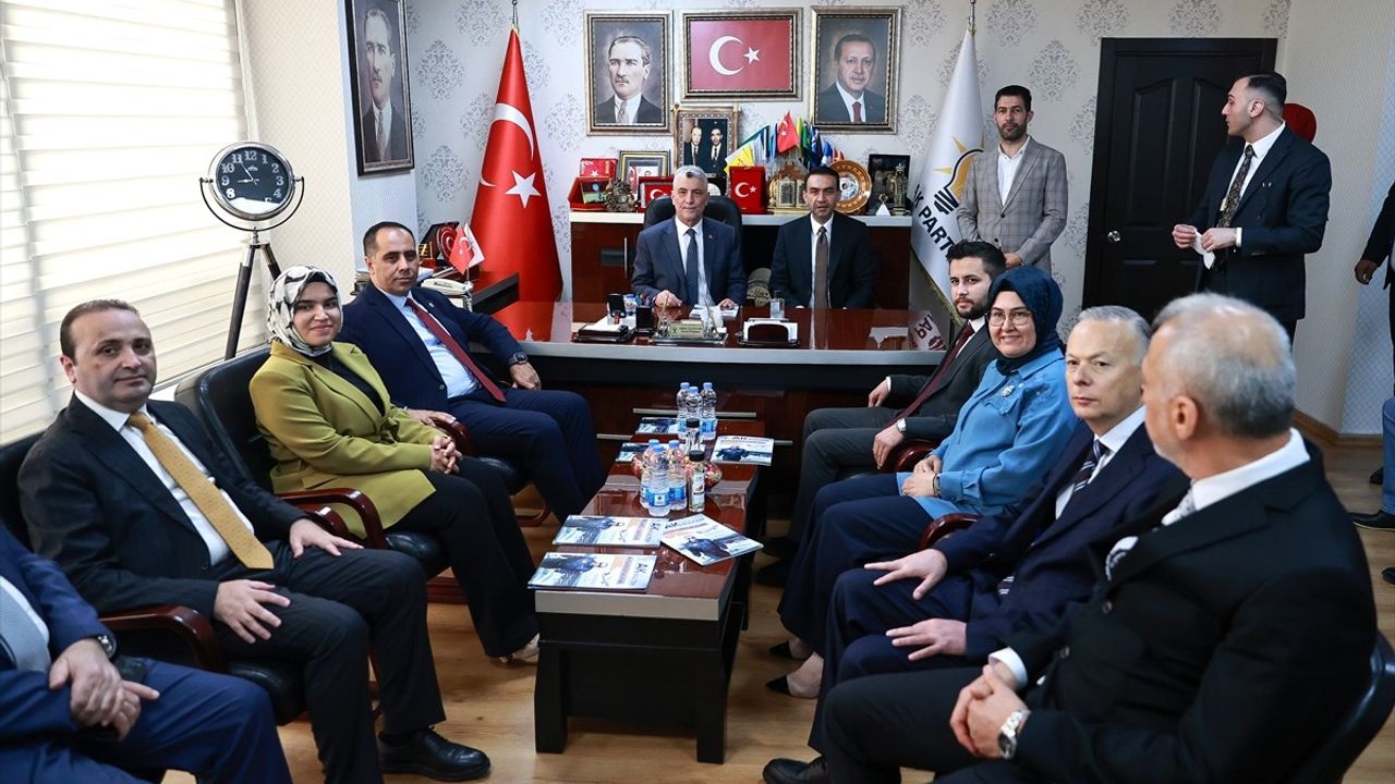 Ticaret Bakanı Ömer Bolat Mersin'de Ziyaretlerde Bulundu