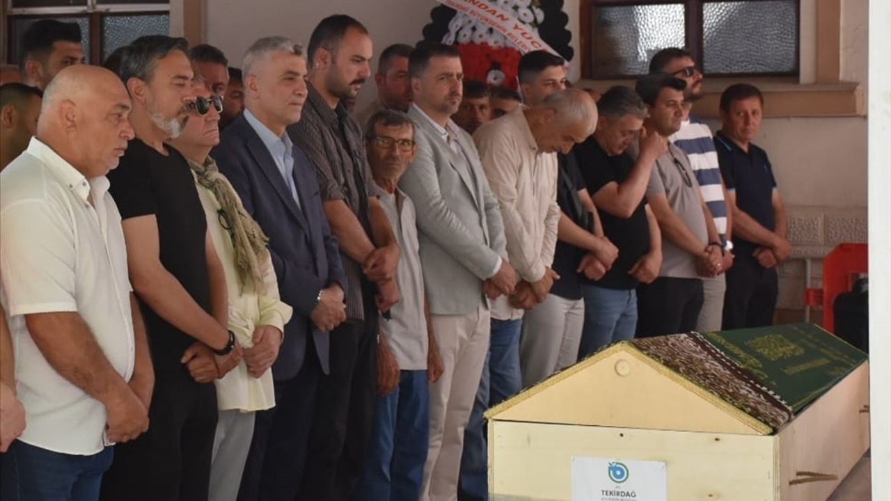 Ticaret Bakanı Ömer Bolat Tekirdağ'da Cenaze Törenine Katıldı