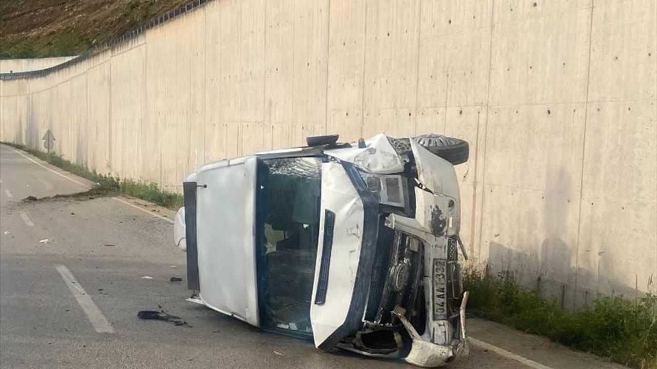 Tokat'ta Minibüs Devri, 10 Yaralı