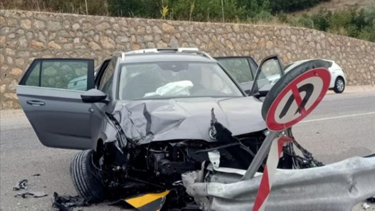 Tokat'ta Otomobil Kazasında 8 Kişi Yaralandı