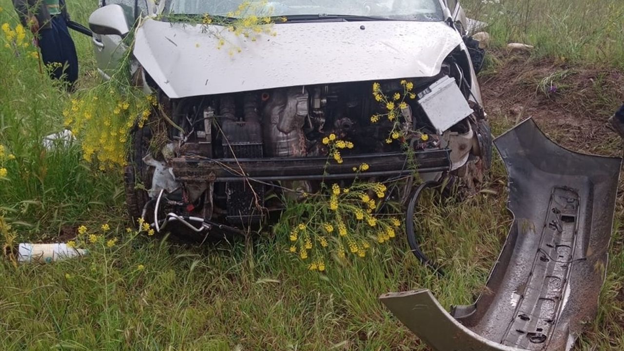 Tokat'ta Tarlaya Devrilen Otomobiliyle 3 Yaralı