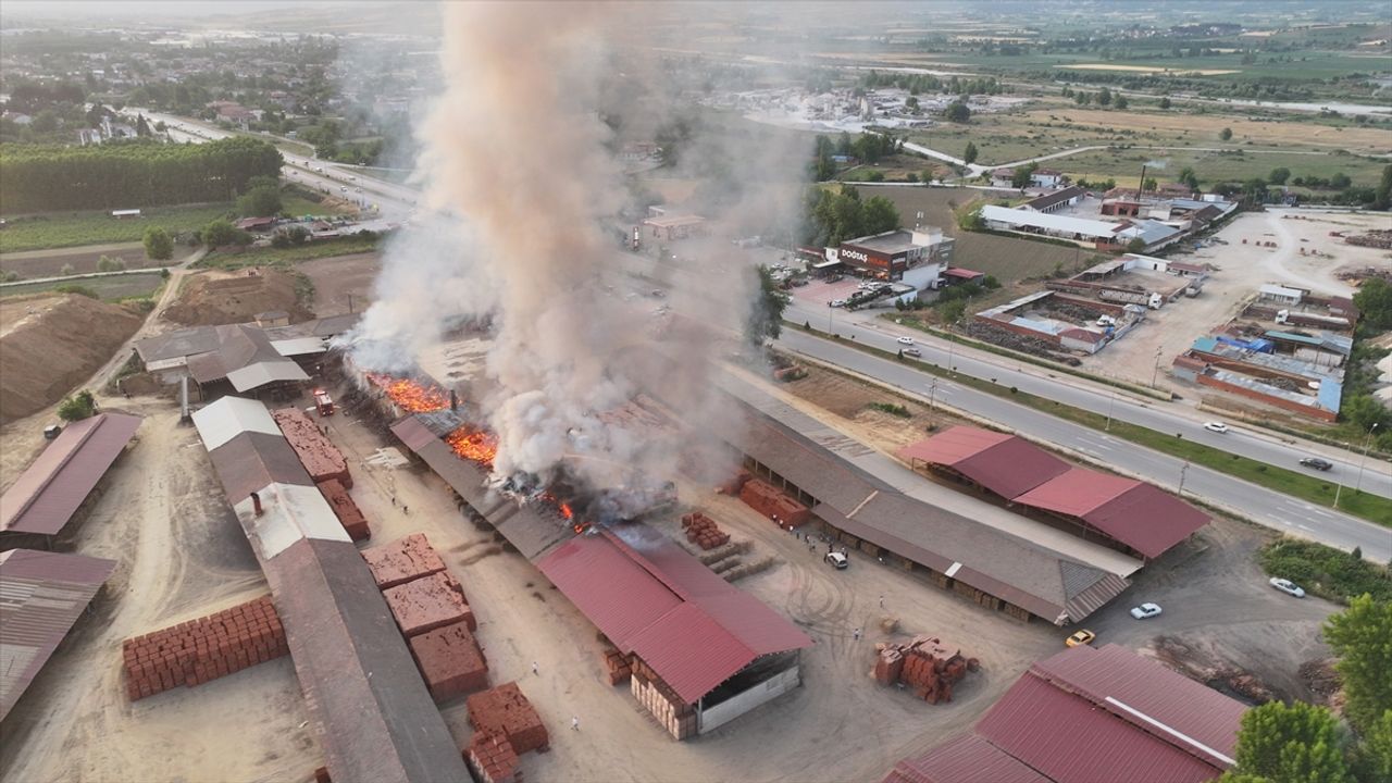 Tokat'ta Tuğla Fabrikasında Yangın Çıktı