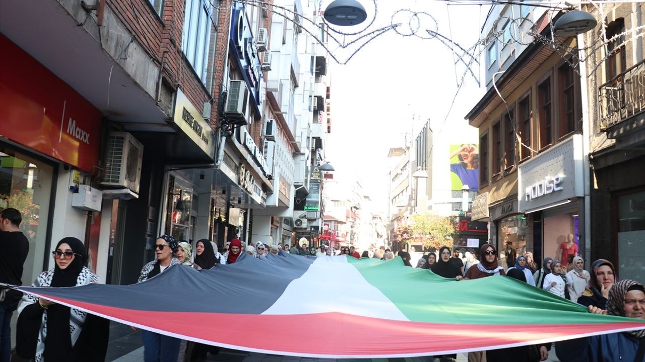 Trabzon'da Gazze'ye Destek Yürüyüşü