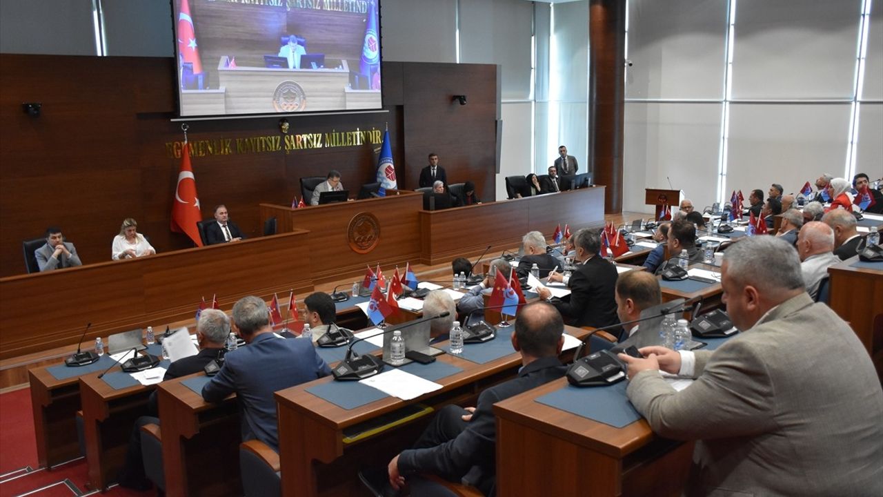Trabzon'da Sel Felaketi ve Belediye Müdahalesi