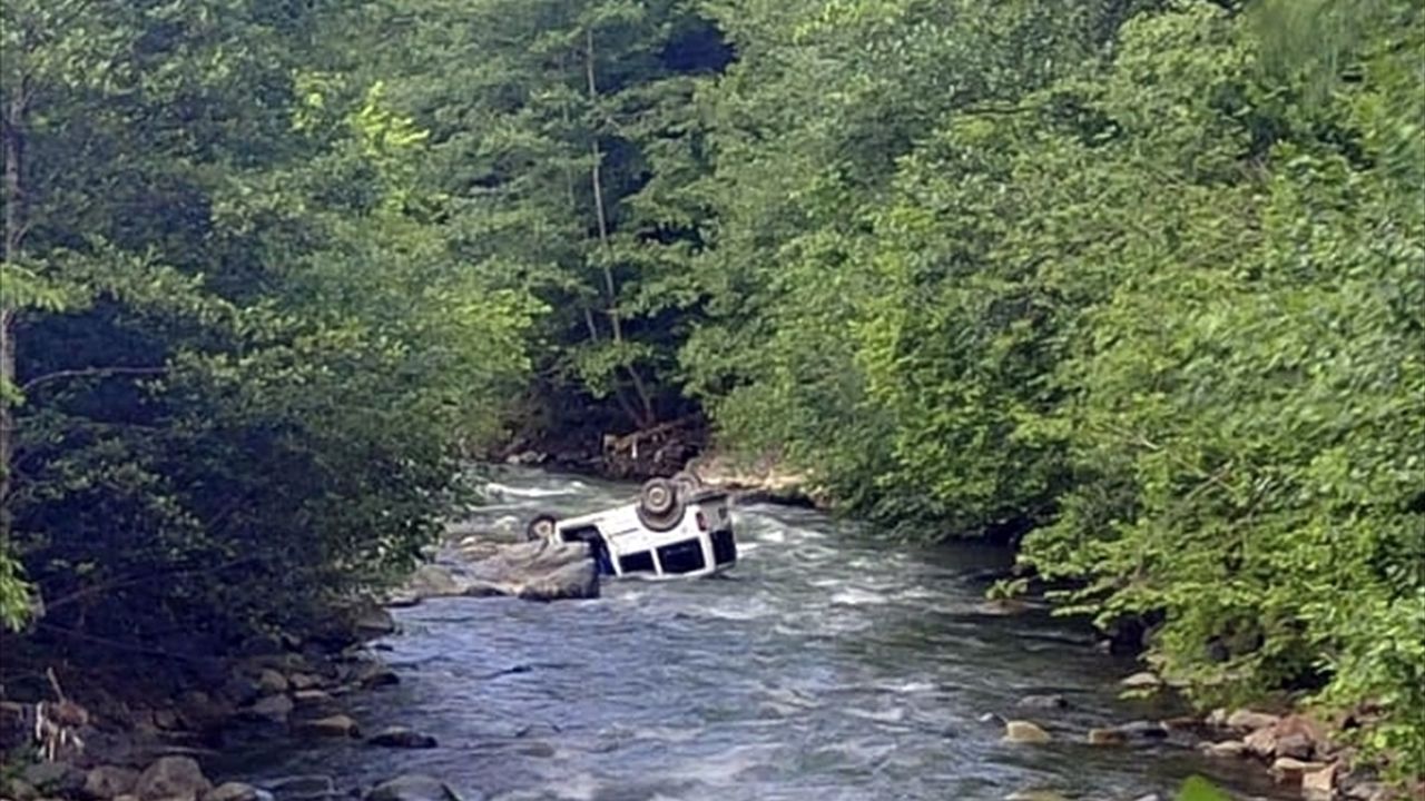Trabzon'da Trafik Kazası: Karı Koca Hayatını Kaybetti