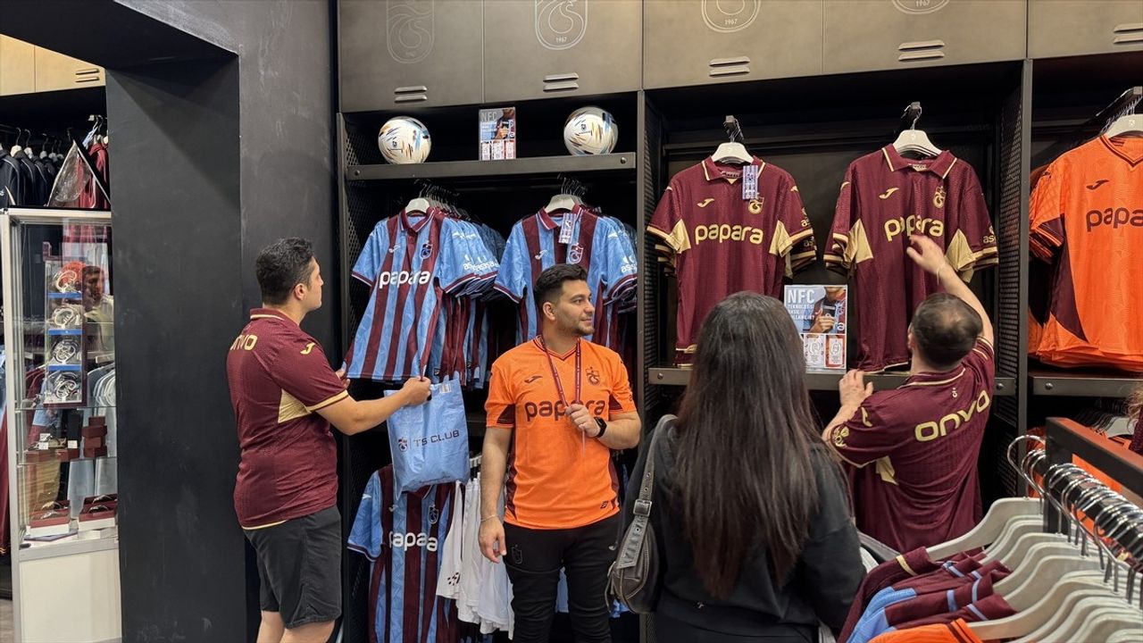 Trabzonspor 2025-2026 Sezon Formalarını Tanıttı