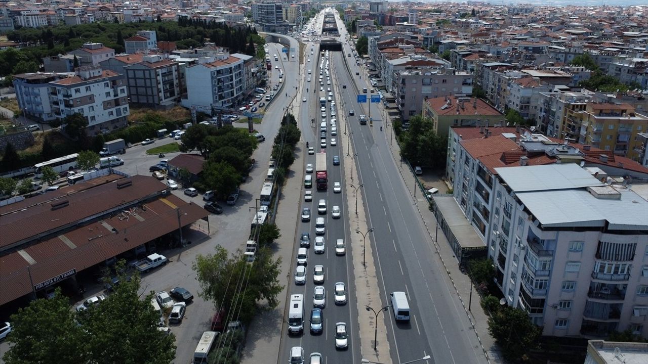 Turgutlu'da Kurban Bayramı Nedeniyle Trafik Yoğunluğu