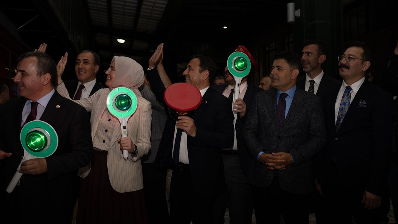 Turistik Karaelmas Ekspresi'nin İlk Seferi Gerçekleşti