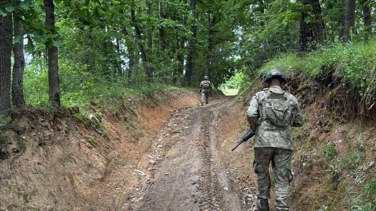 Türk Askerinin Kosova'daki Devriye Faaliyetleri