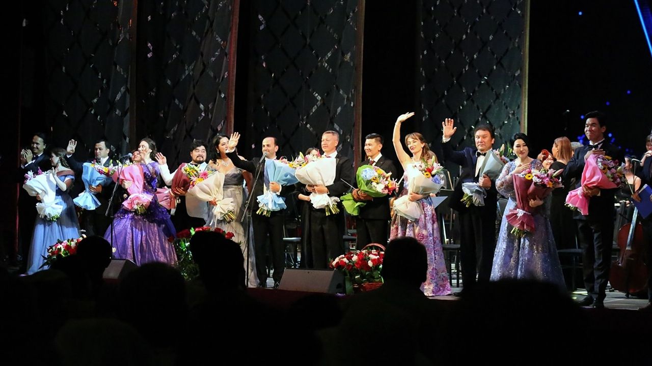 Türk Dünyası Opera Sanatçıları Bişkek'te Göz Doldurdu