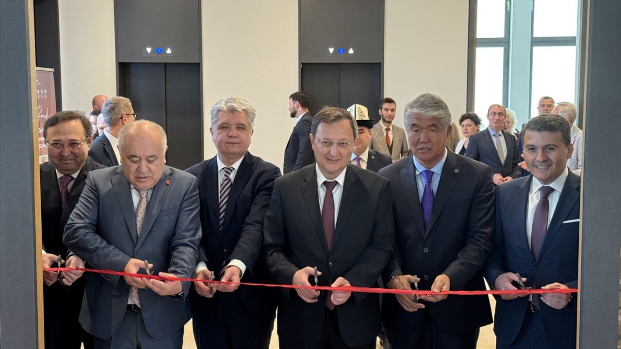 Türk Dünyasının Kültürel ve Bilimsel Mirası Berlin'de Tanıtıldı