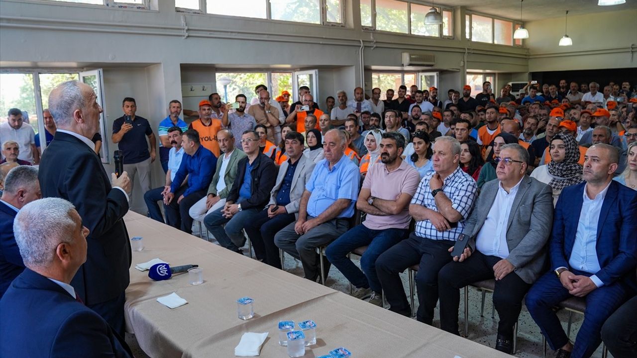 TÜRK-İŞ Başkanı Atalay’dan Kamu İşçilerine Destek Çağrısı