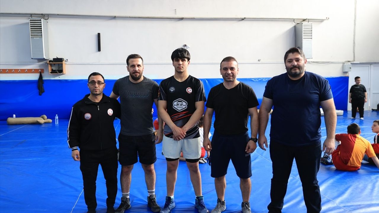 Türkiye'den KKTC'li Güreşçilere Destek Programı Başlatıldı
