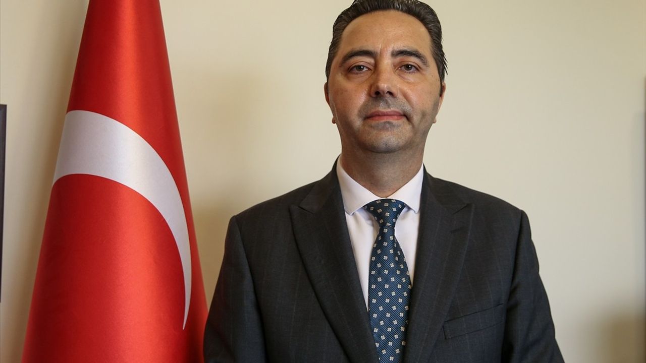 Türkiye Diyanet Vakfı Heyeti Mozambik'te Büyükelçi Alkan'ı Ziyaret Etti