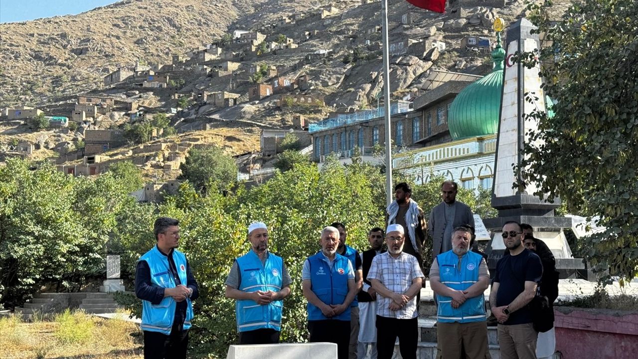 Türkiye Diyanet Vakfı'ndan Kabil'deki Türk Mezarlığına Ziyaret