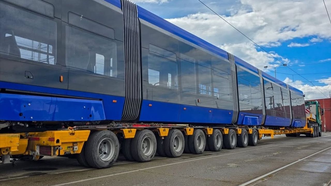 Türkiye'nin Ürettiği Tramvay Belgrad'a Ulaştı