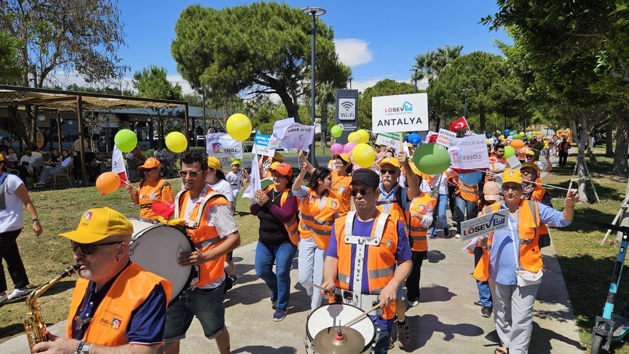 Uluslararası Lösemili Çocuklar Haftası Antalya'da Kutlandı