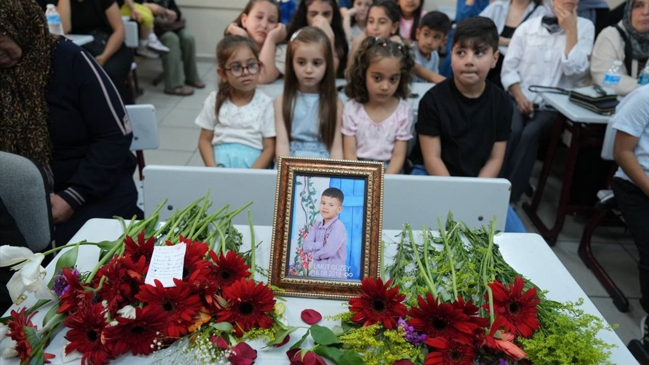 Umut Güzey İçin Anma Töreni Düzenlendi