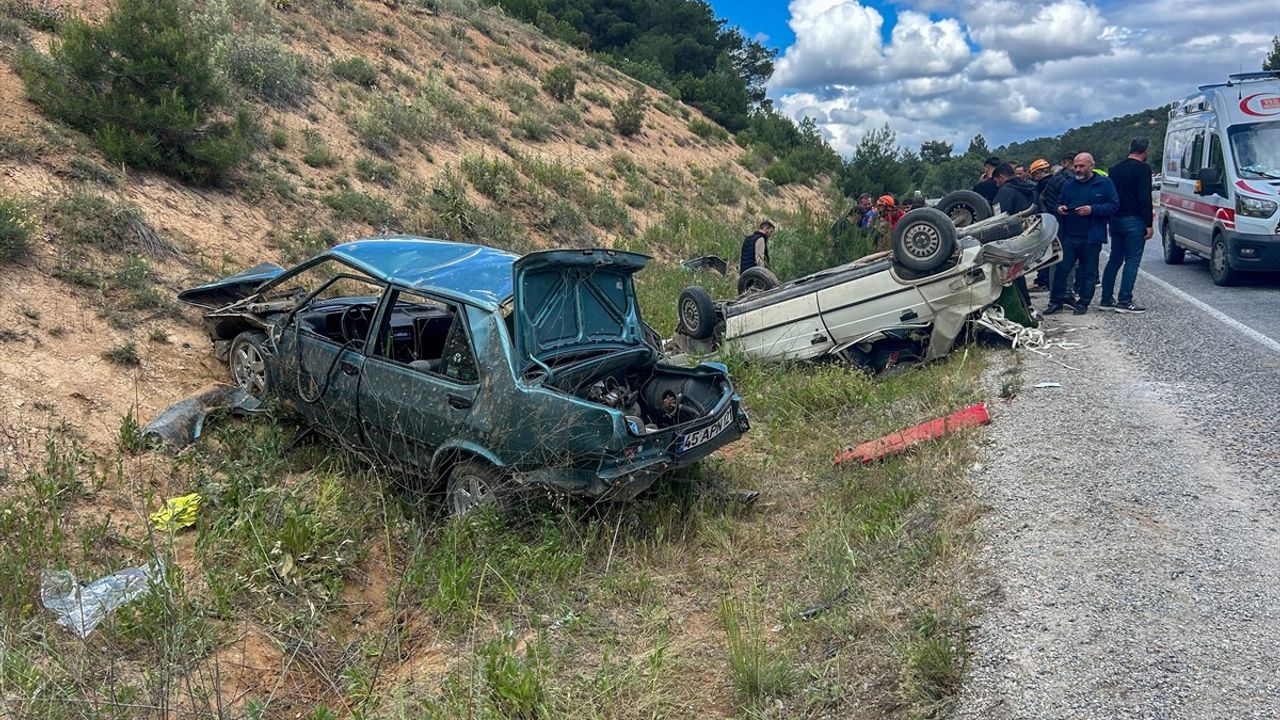 Uşak'ta Trafik Kazası: 7 Yaralı