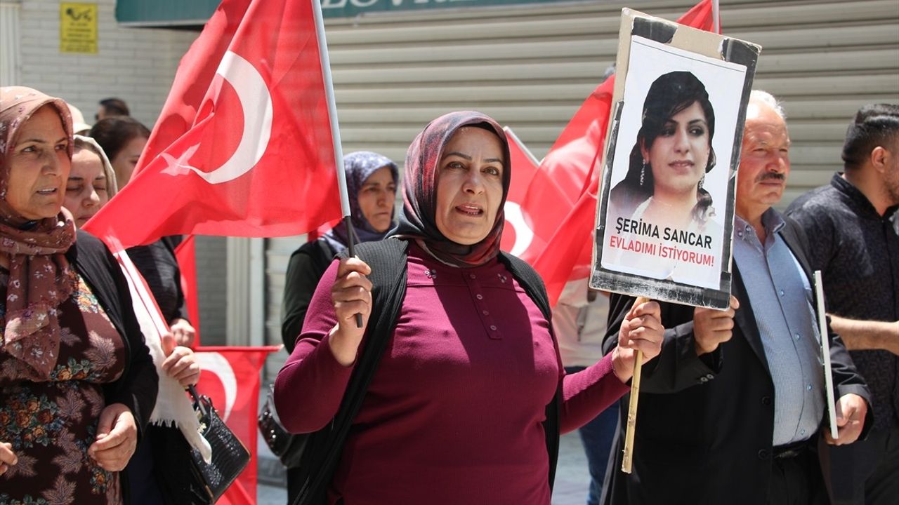 Van'da Aileler Teröristlerden Çocuklarını İstiyor