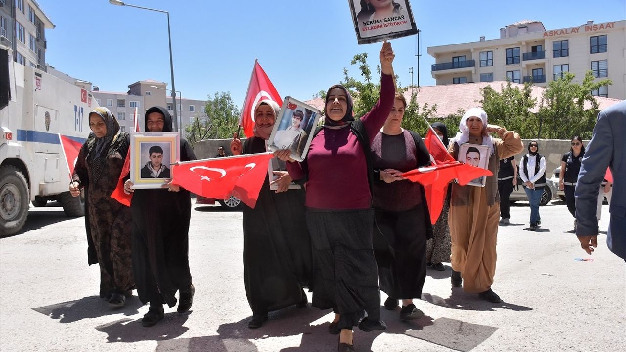 Van'da Ailelerin Eylemi Devam Ediyor