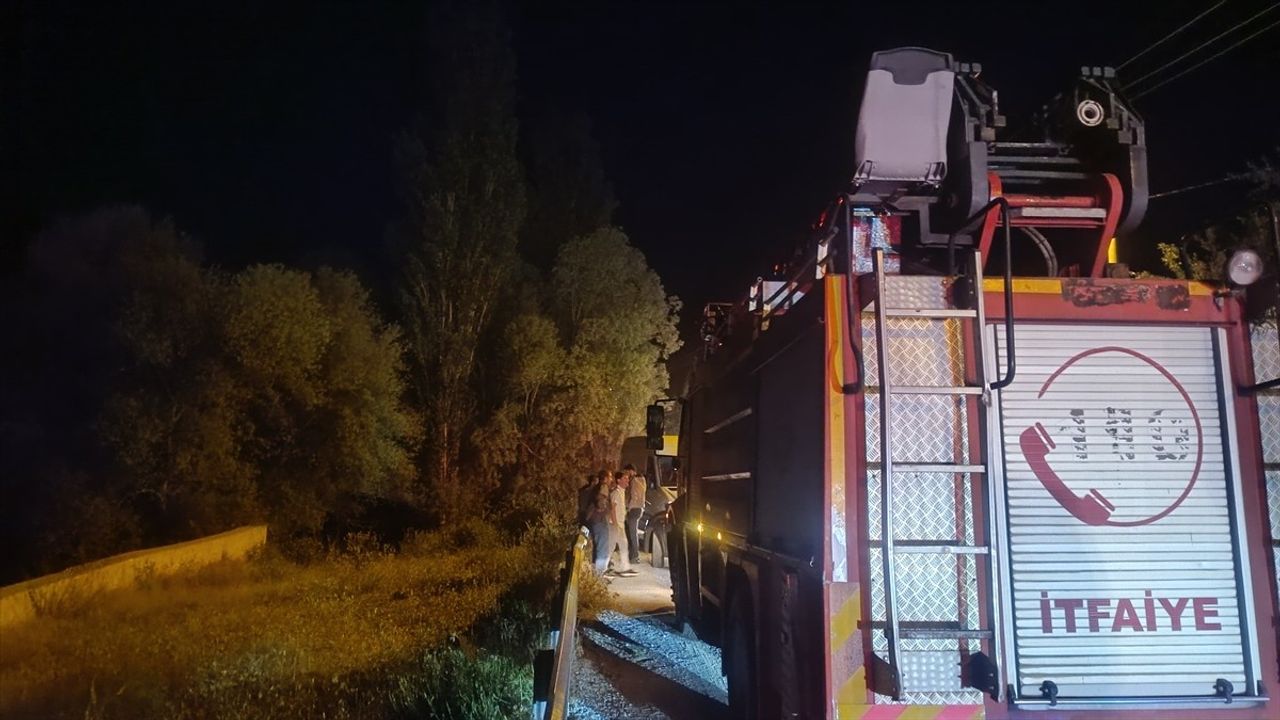 Van'da Trajik Olay: 16 Yaşındaki Senem Kızıl Müküs Çayı'na Düştü
